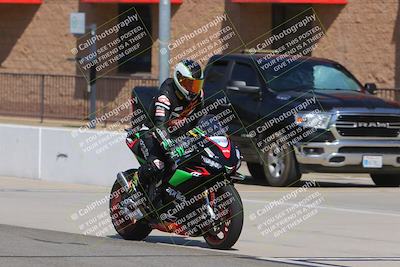 media/Aug-26-2022-Fastrack Riders (Fri) [[055e3b3c9d]]/Level 4/Session 1 Start Finish/